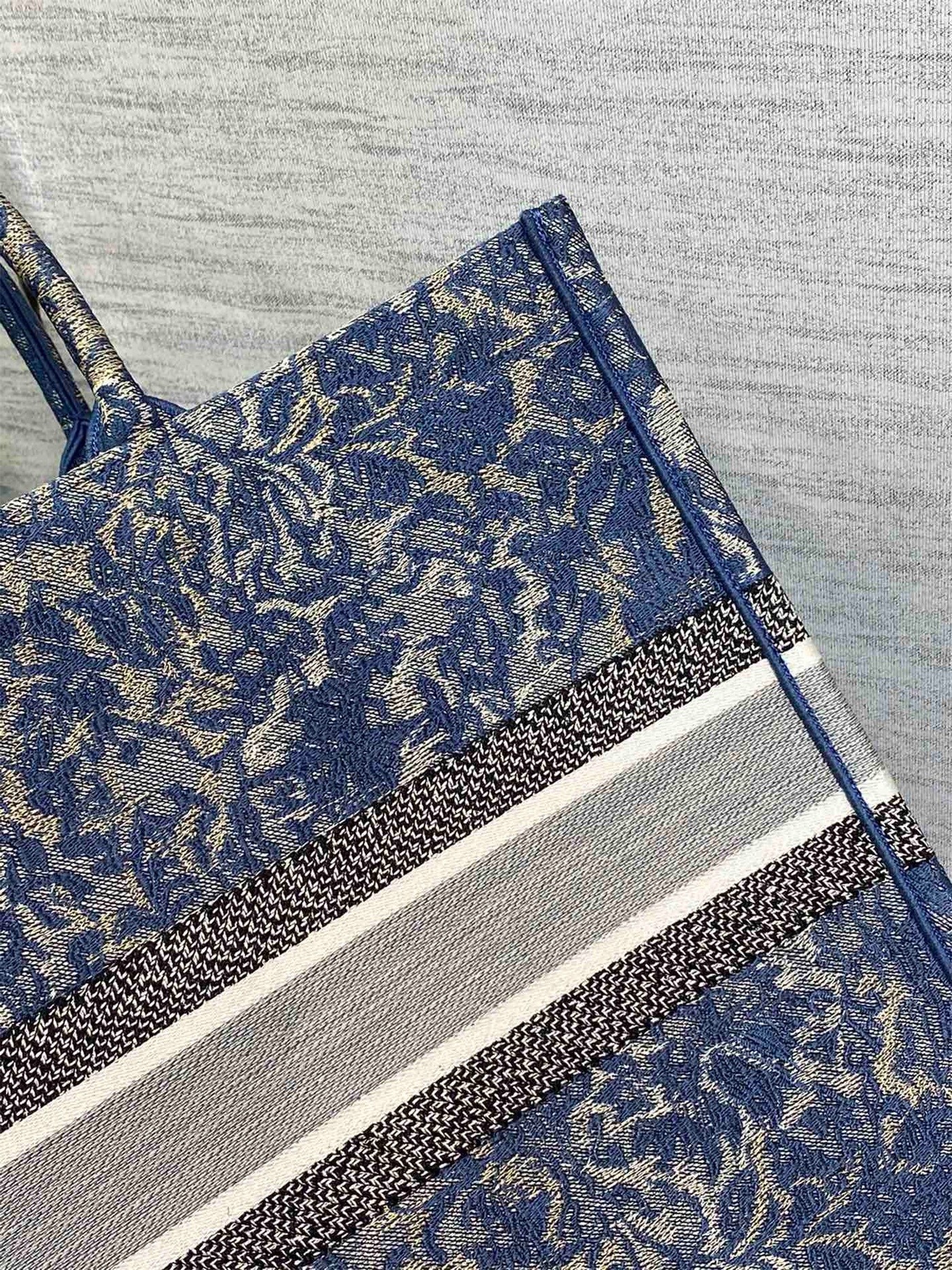D*or large book tote bag in blue brocart denim-effect embroidery