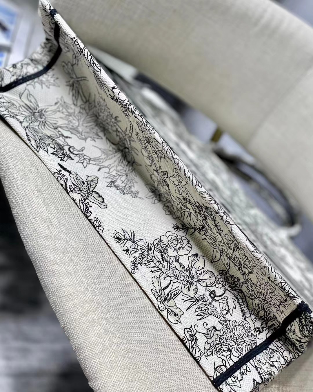 D*or large book tote in blue toile de jouy flowers embroidery