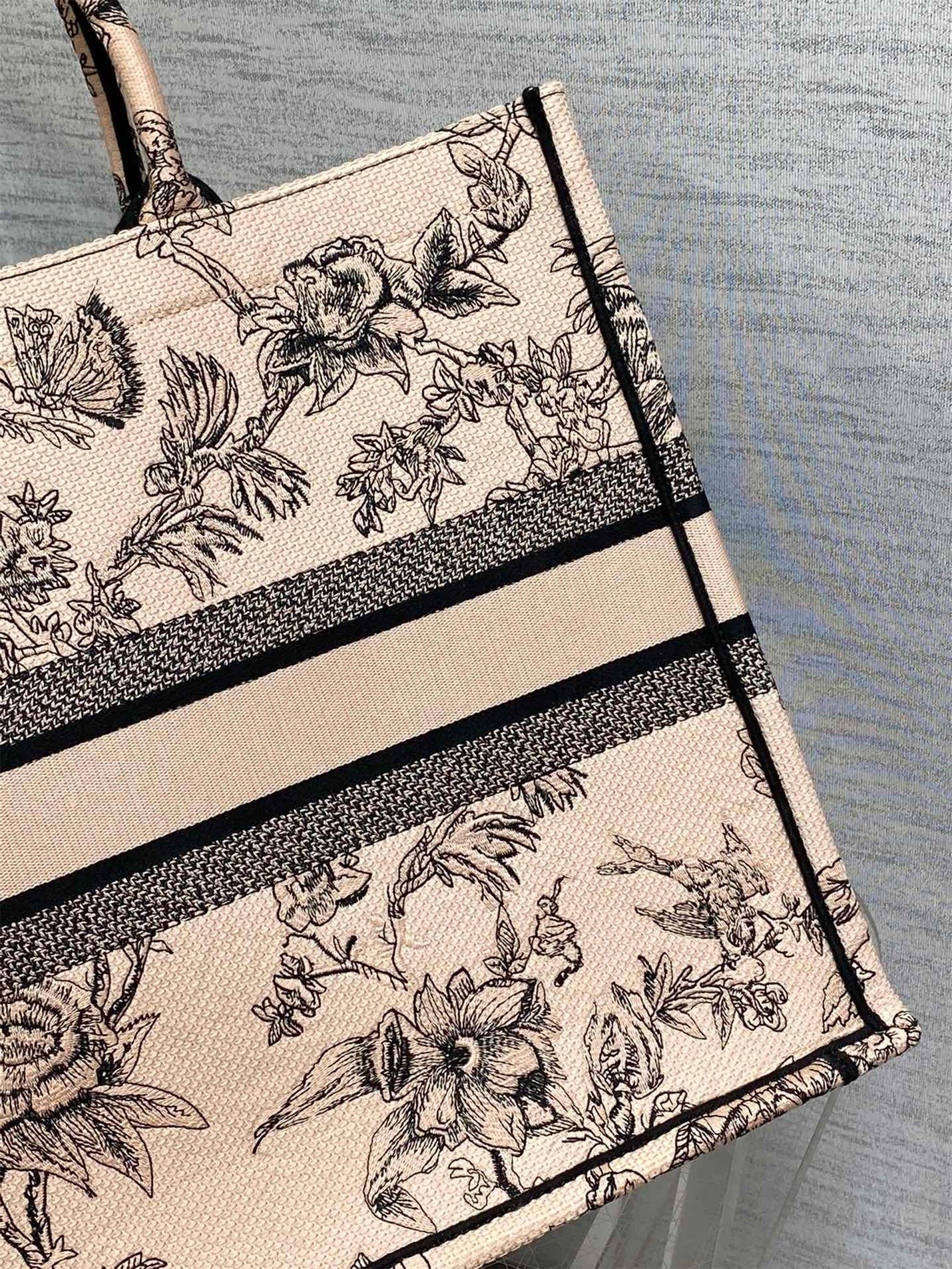 D*or large book tote bag in powder pink jardin botanique embroidery