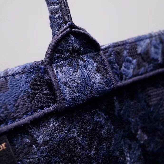 D*or book tote bag in blue kaleiD*orscopic canvas