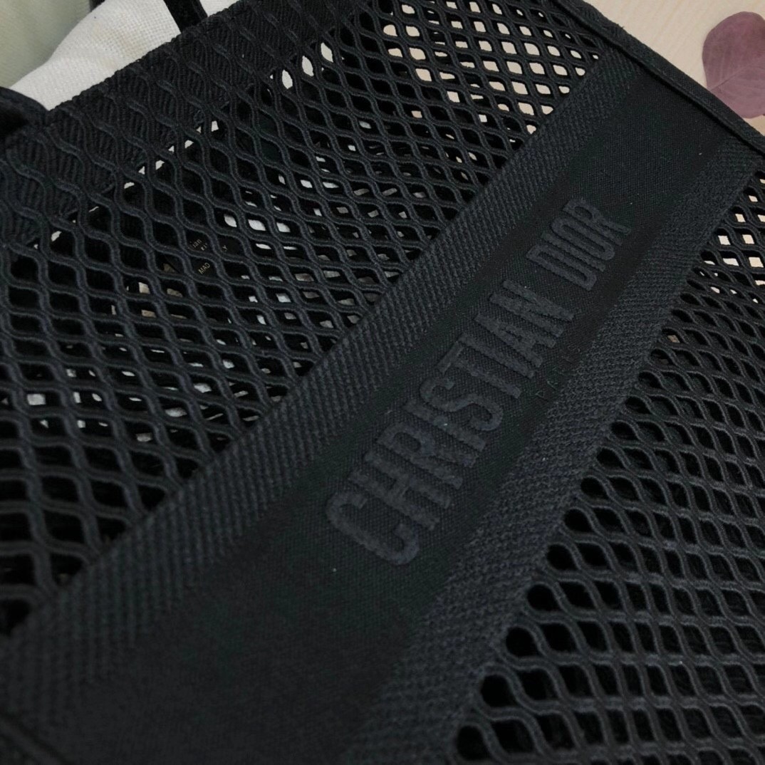 D*or book tote bag in black mesh embroidery