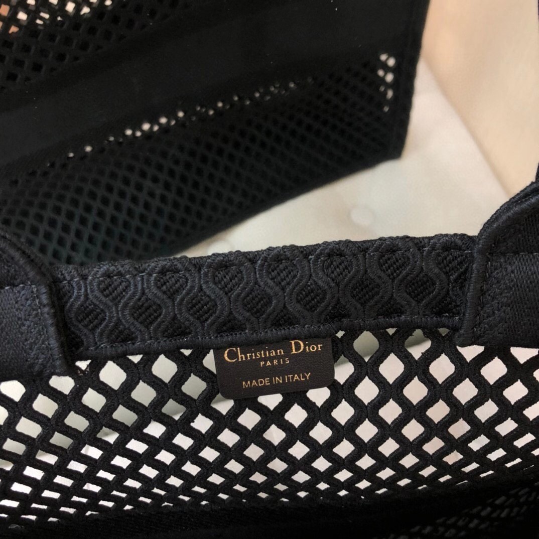 D*or book tote bag in black mesh embroidery