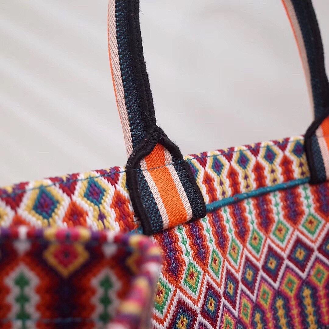 D*or book tote bag in multicolour embroidered canvas
