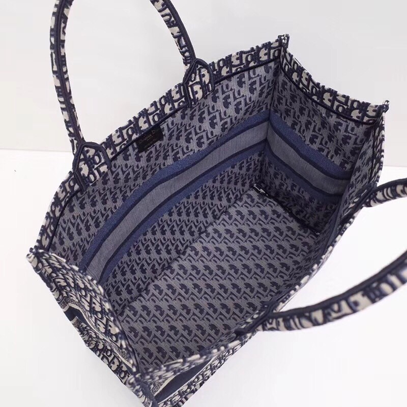 D*or book tote bag in blue oblique canvas