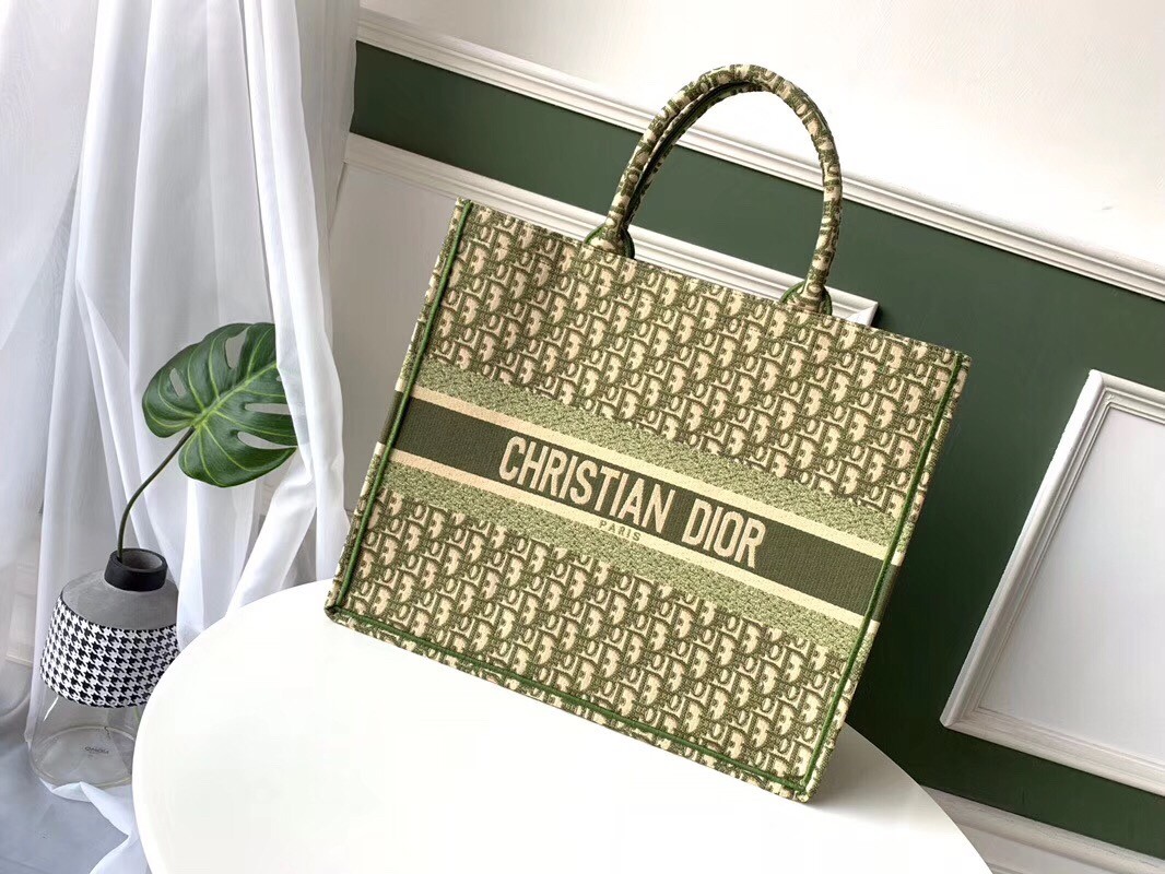 D*or book tote bag in green oblique canvas