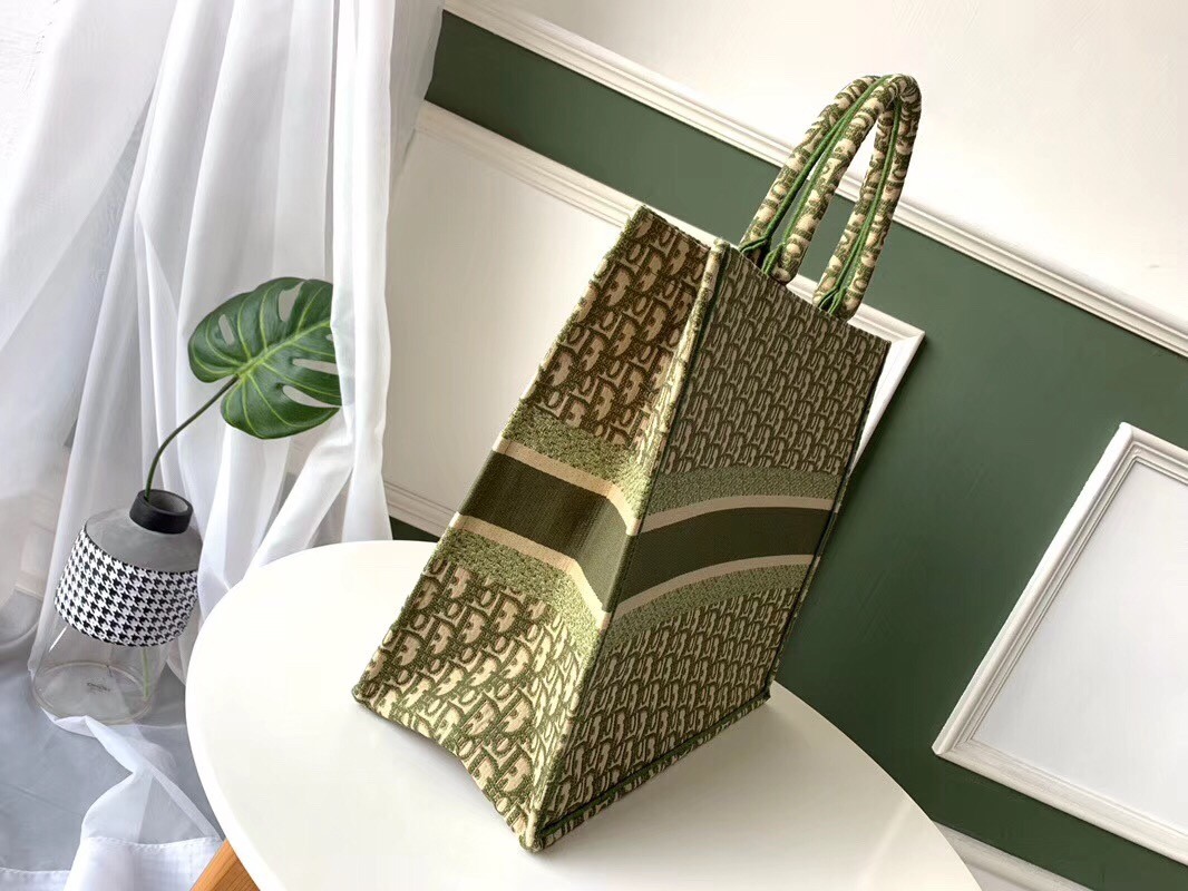 D*or book tote bag in green oblique canvas