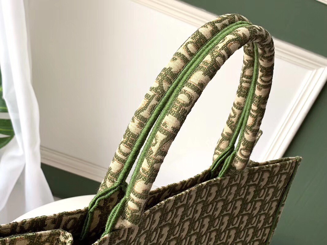 D*or book tote bag in green oblique canvas