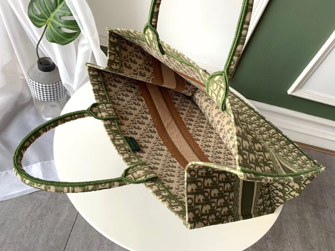 D*or book tote bag in green oblique canvas