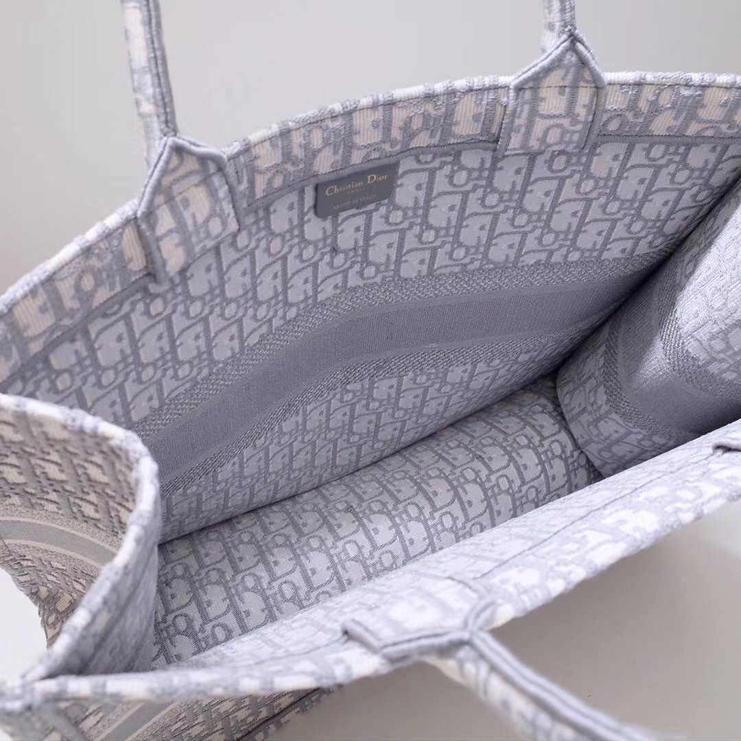 D*or book tote bag in grey oblique embroidery canvas