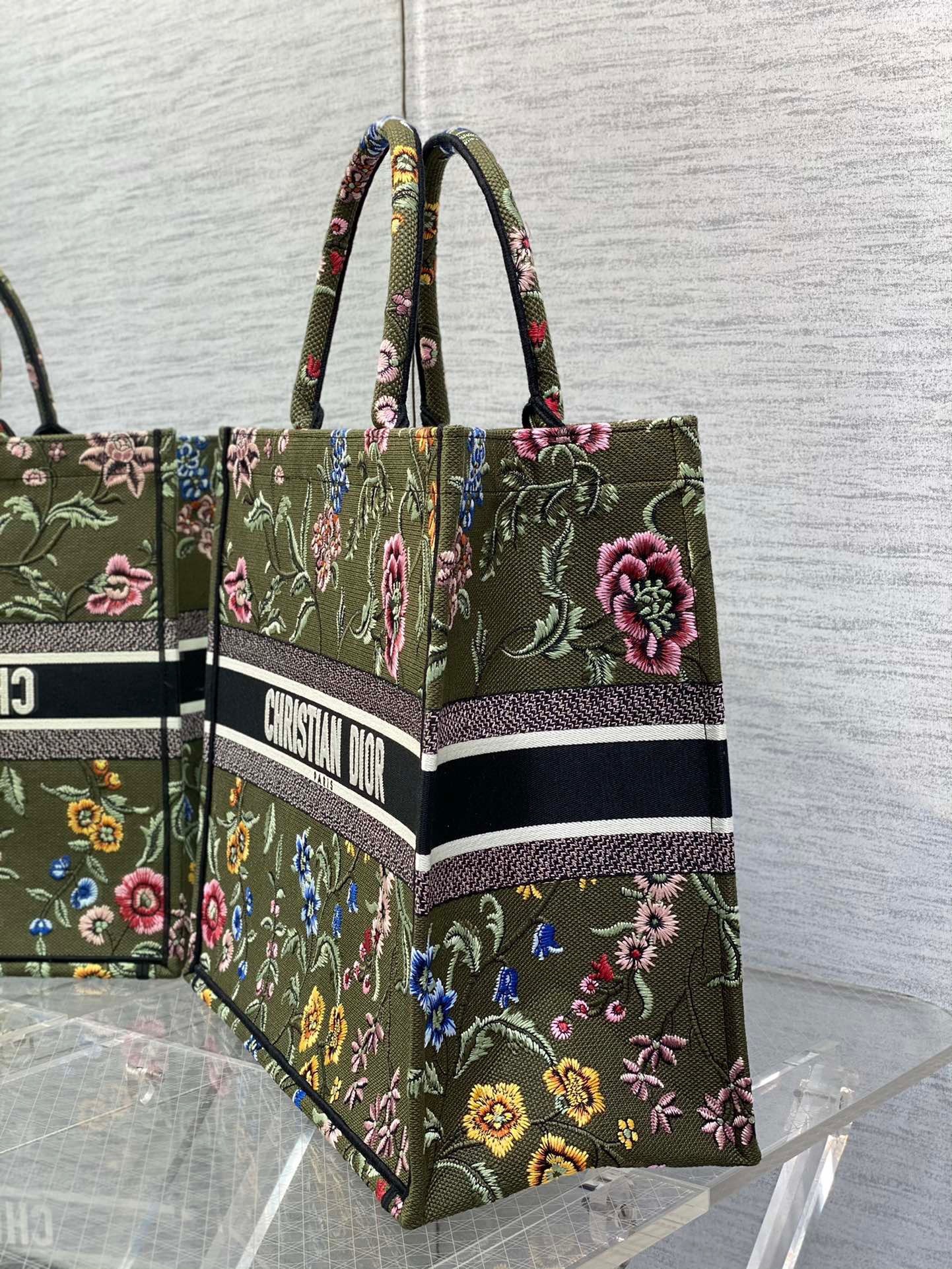 D*or large book tote bag in green D*or petites fleurs embroidery