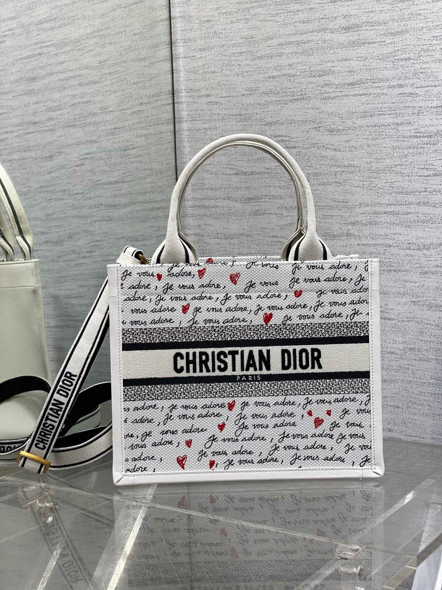 D*or D*oramour small book tote bag with strap in je vous adore embroidery and white calfskin