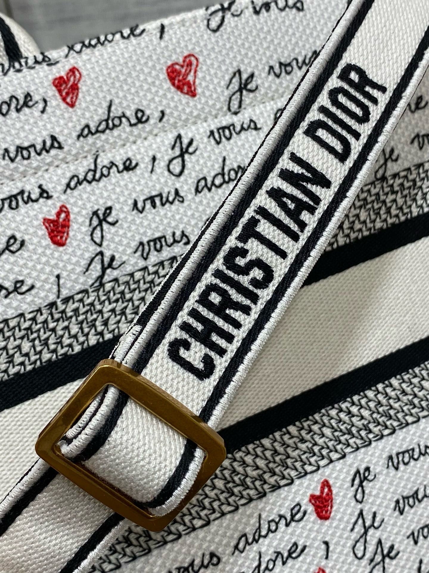 D*or D*oramour small book tote bag with strap in je vous adore embroidery and white calfskin