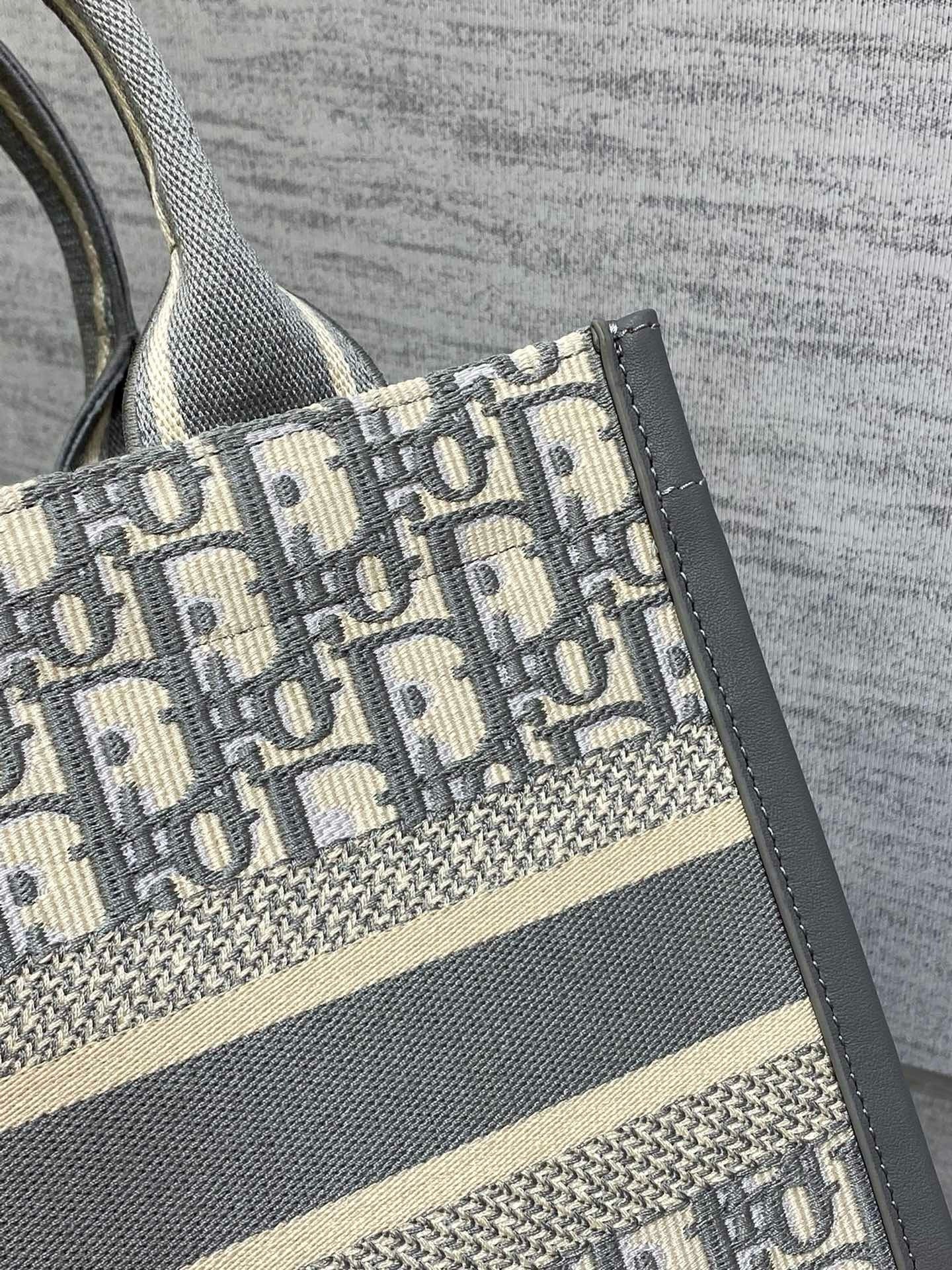 D*or small book tote bag with strap in grey D*or oblique canvas