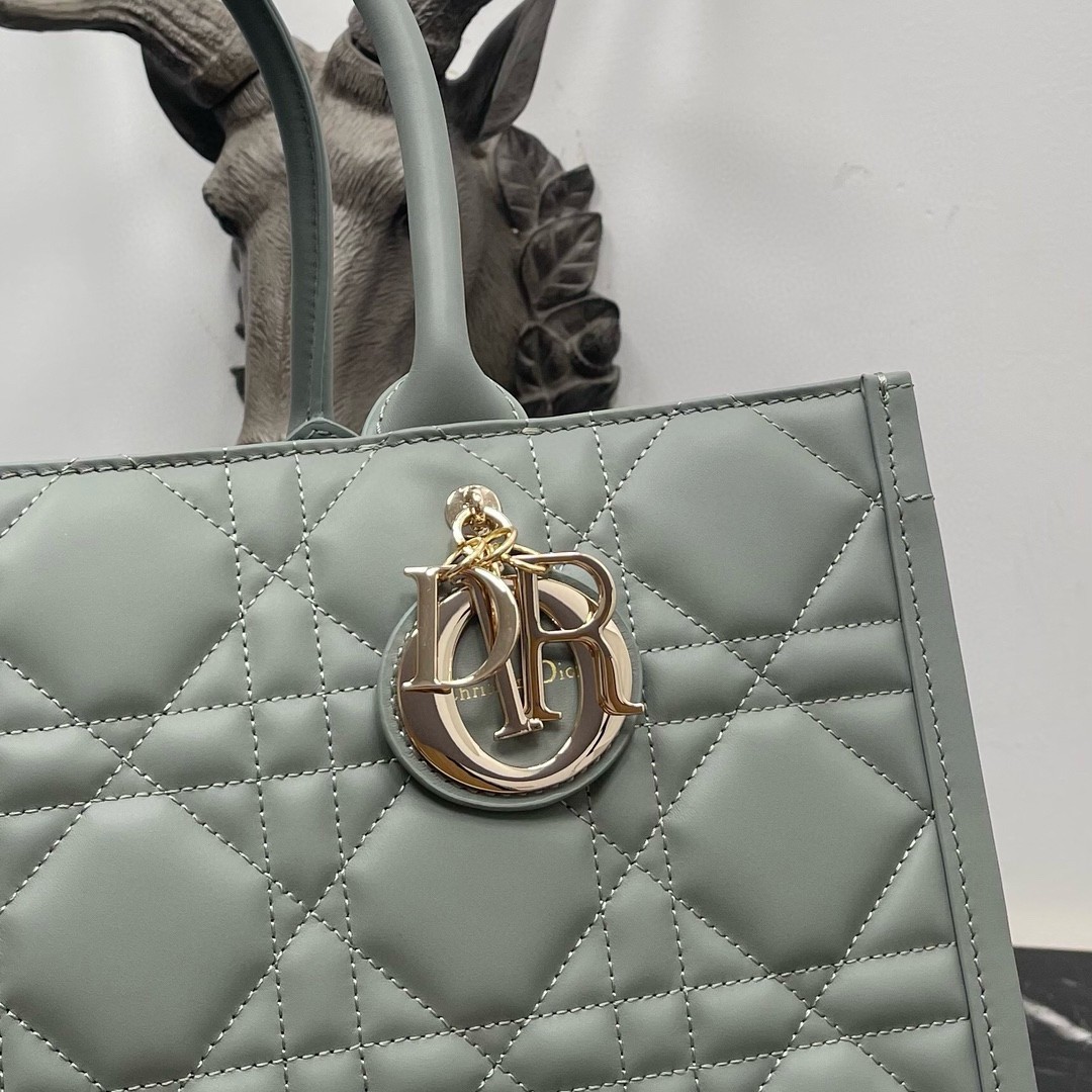 D*or medium book tote bag with strap in grey macrocannage calfskin