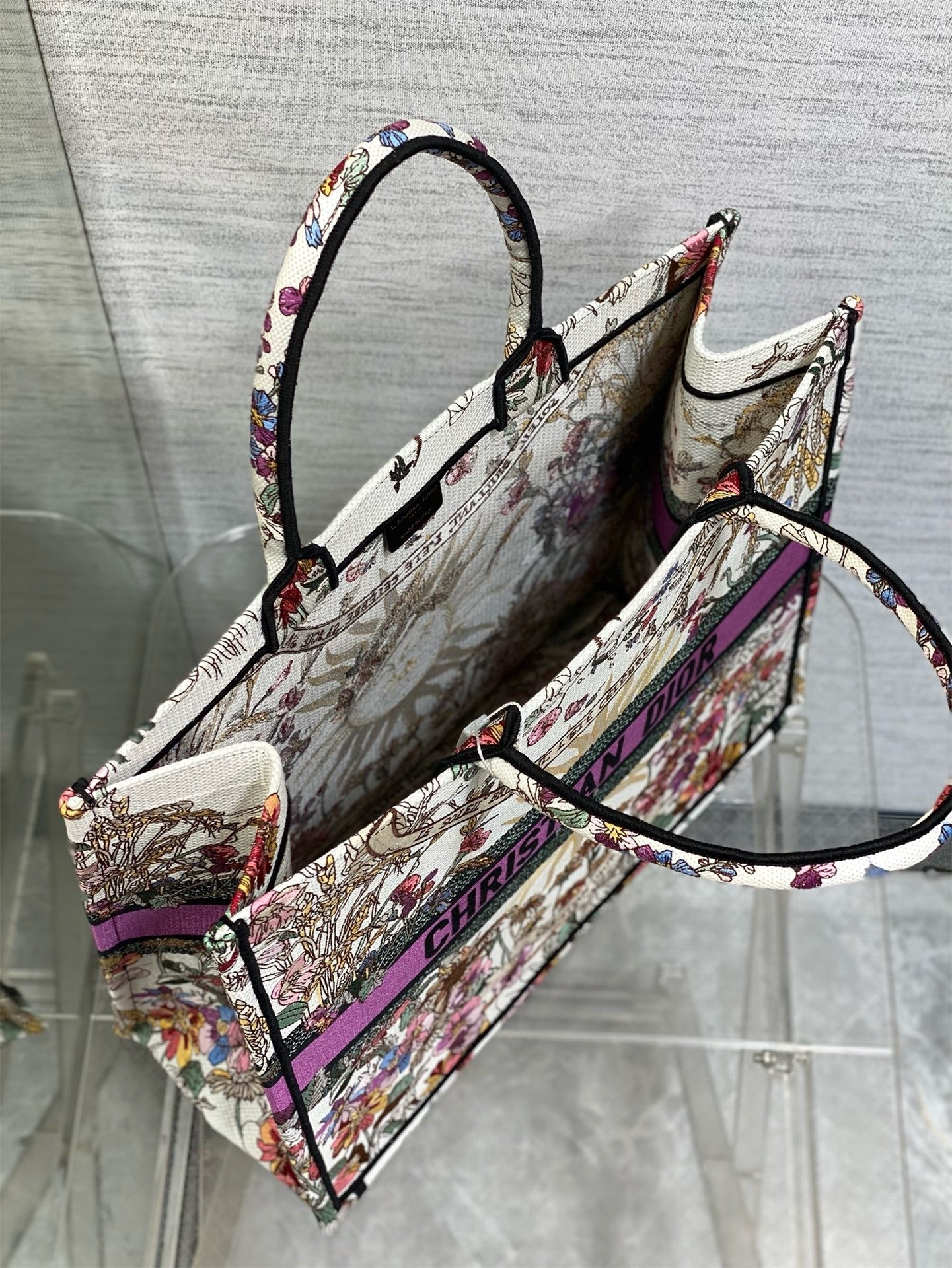 D*or large book tote bag in D*or 4 saisons Été soleil embroidery