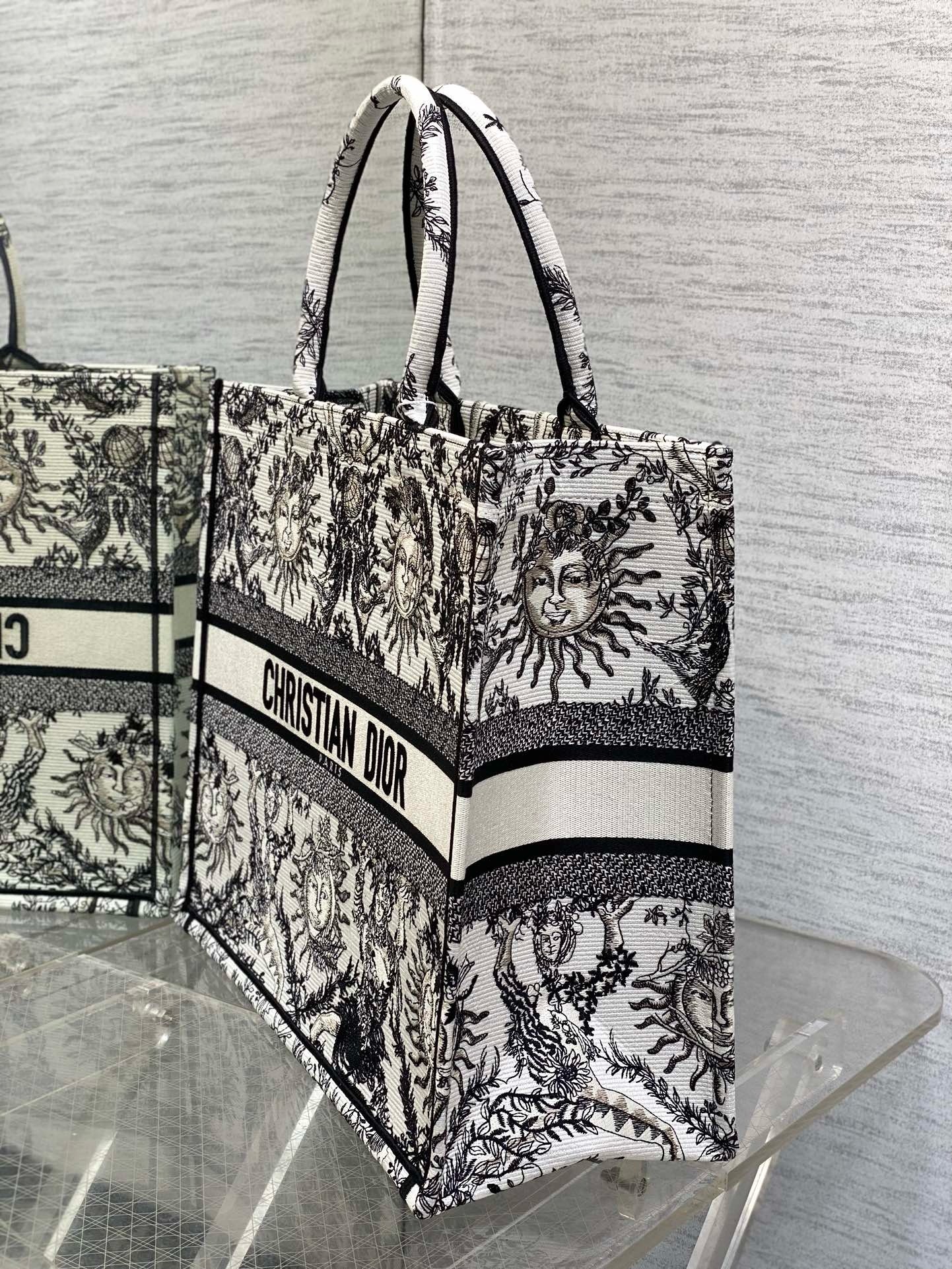 D*or large book tote bag in white toile de jouy soleil embroidery