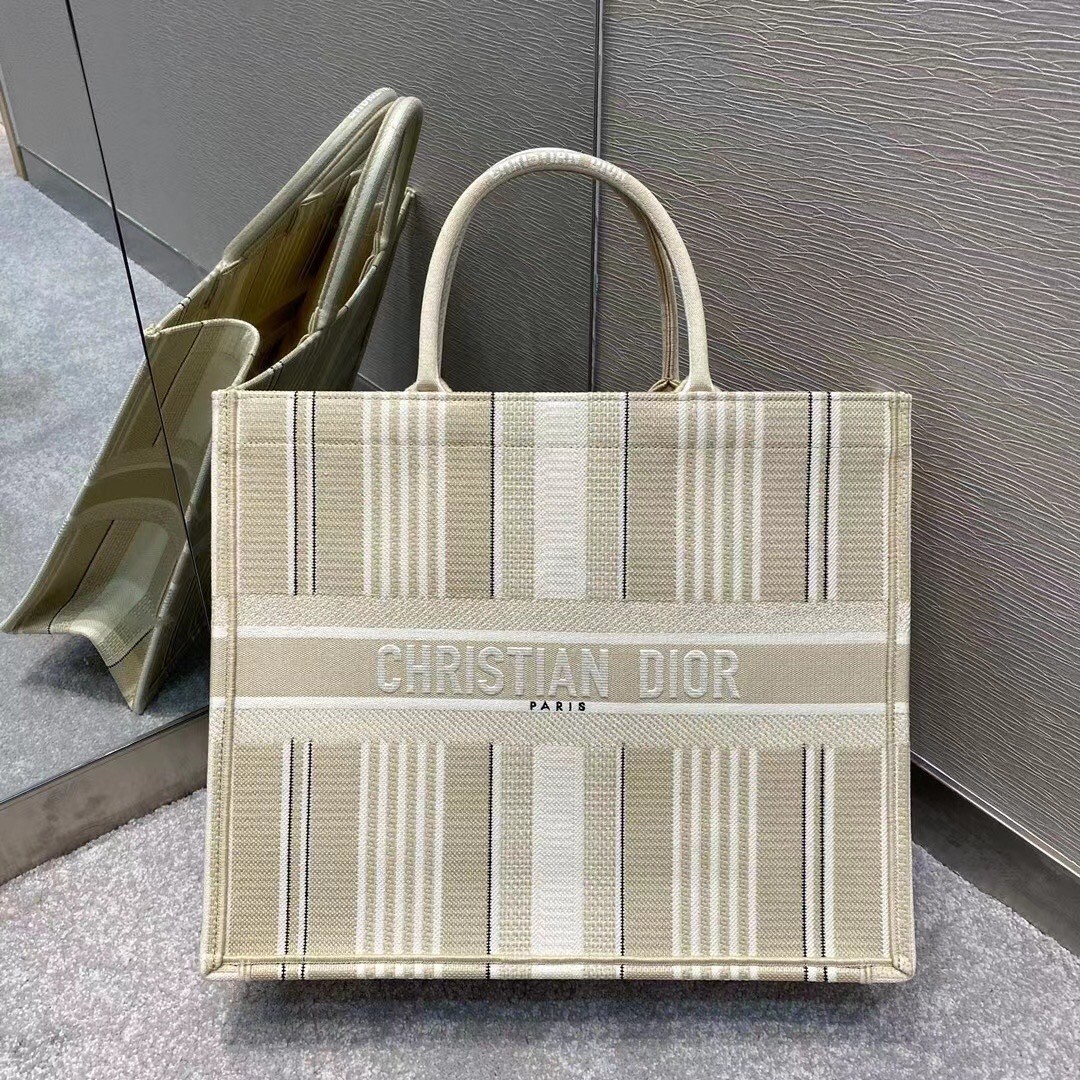 D*or book tote bag in beige stripes embroidery