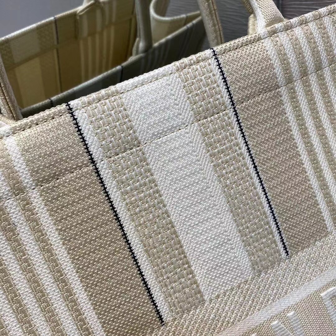 D*or book tote bag in beige stripes embroidery