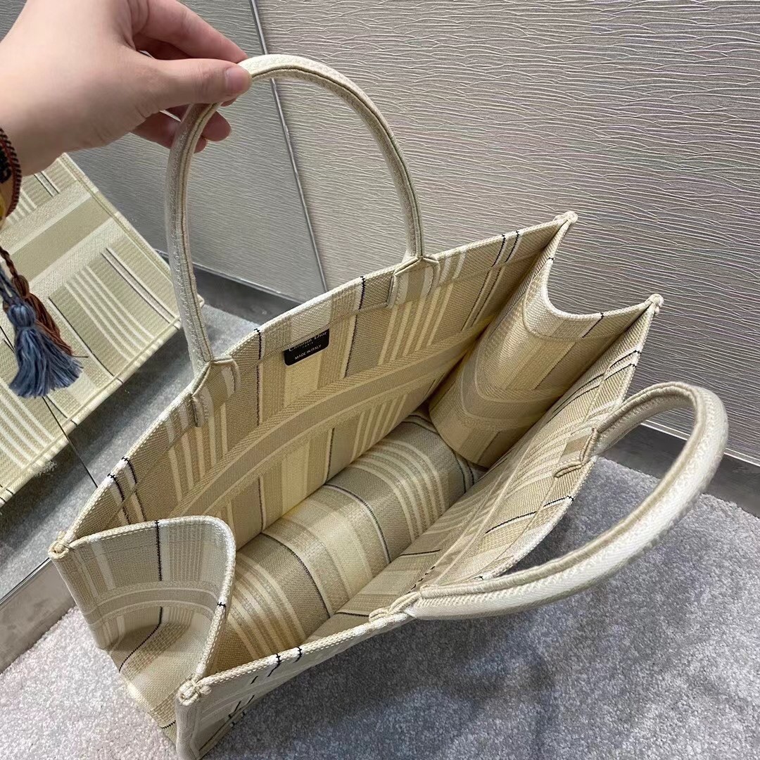 D*or book tote bag in beige stripes embroidery