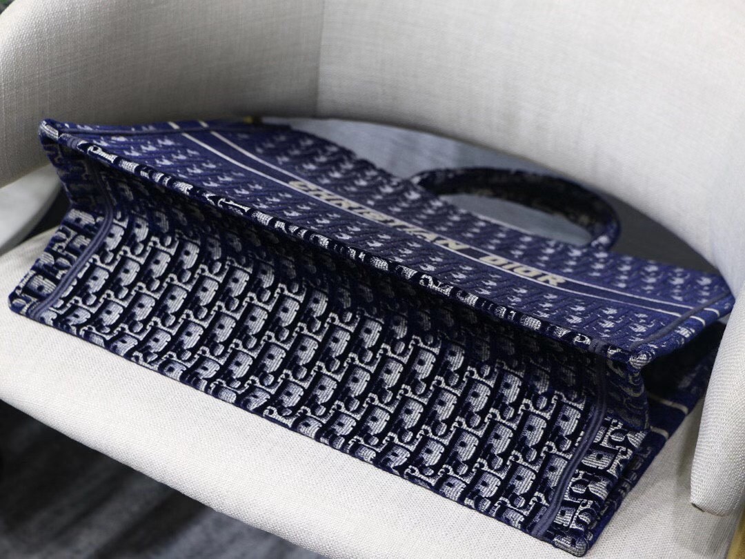 D*or large book tote in blue oblique embroidered velvet