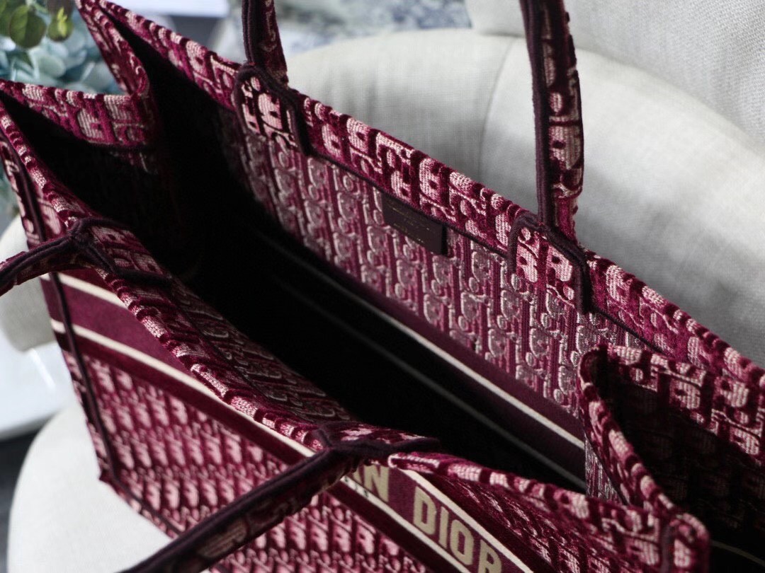 D*or large book tote in bordeaux oblique embroidered velvet