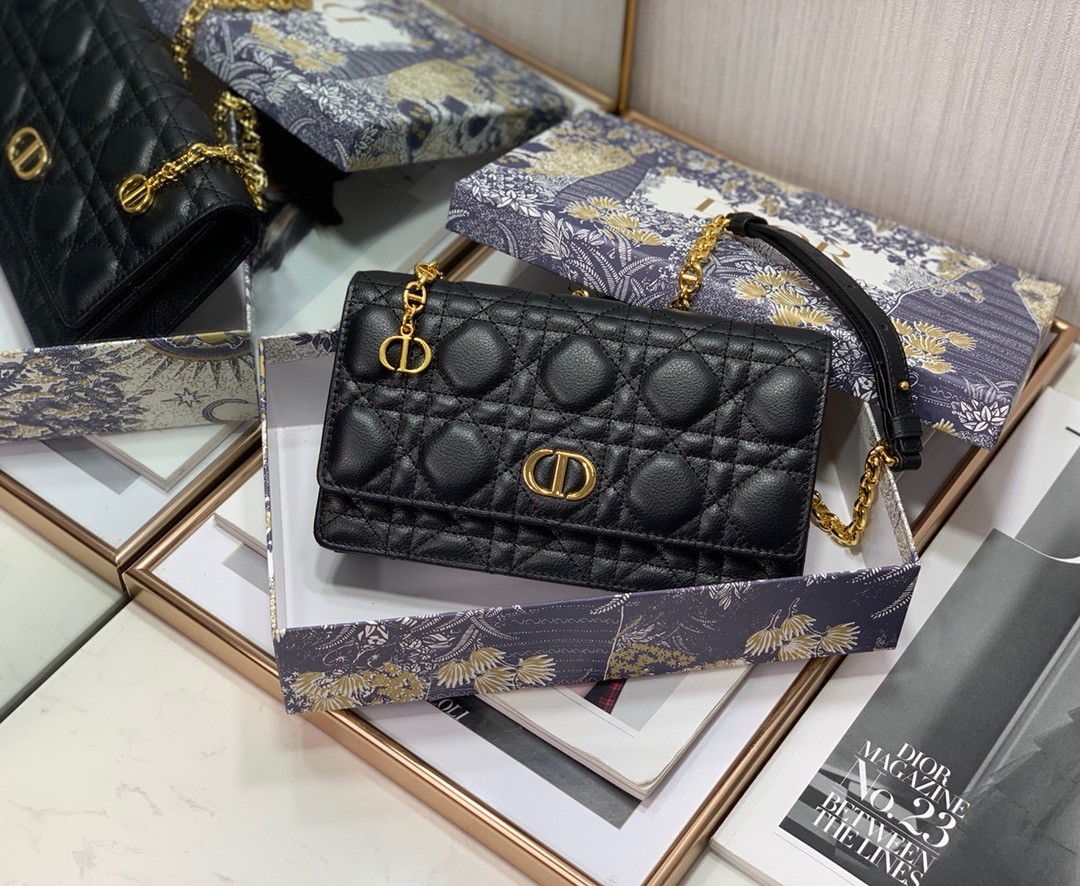 D*or caro chain pouch in black cannage calfskin