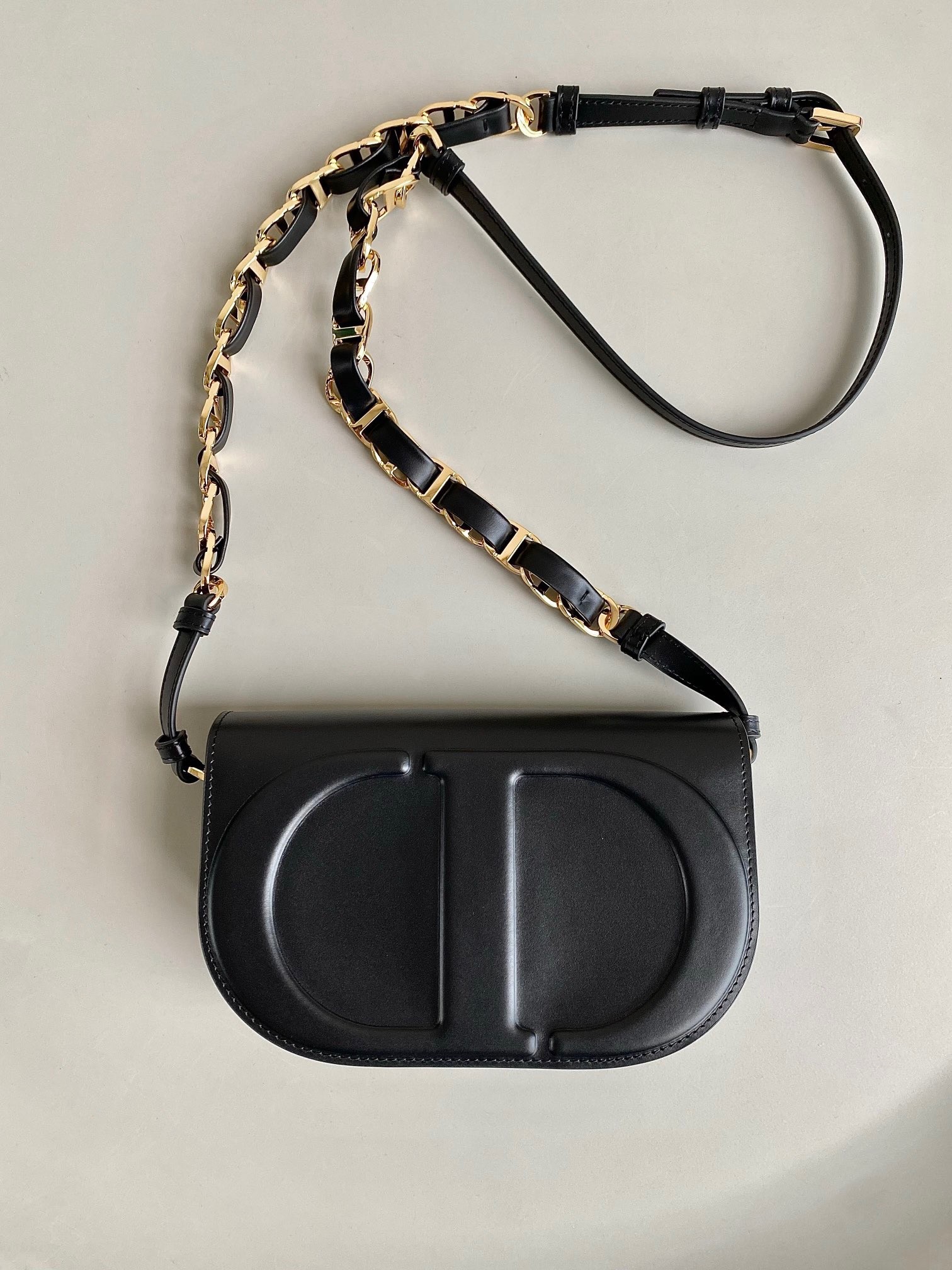 D*or cd signature chain bag in black calfskin