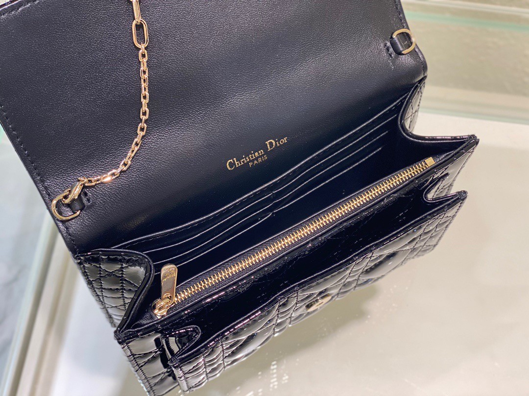 D*or lady D*or chain pouch in black patent calfskin