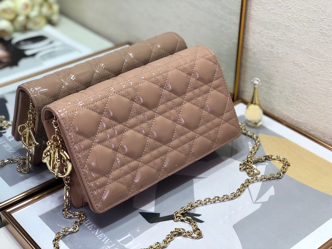 D*or lady D*or clutch with chain in rose des vents patent leather