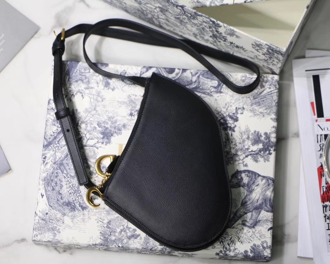 D*or saddle trio pouch with strap in black calfskin