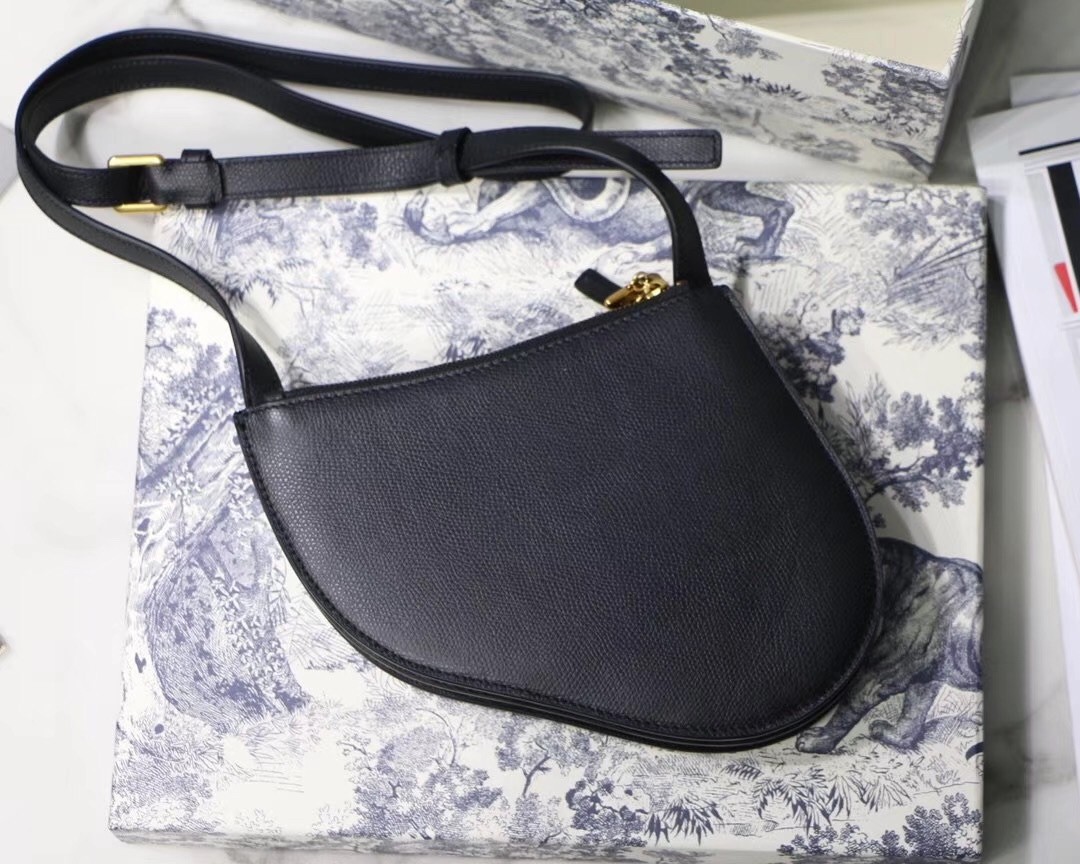 D*or saddle trio pouch with strap in black calfskin
