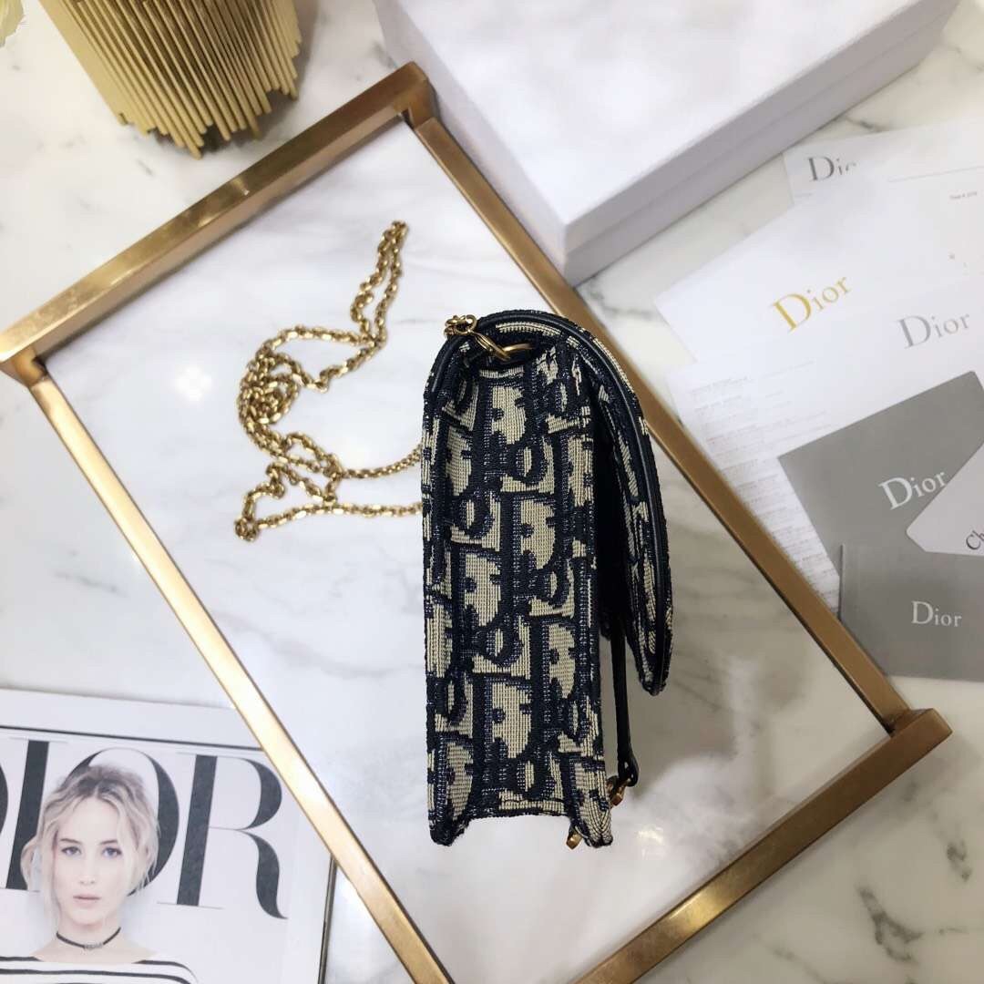 D*or blue oblique saddle chain clutch