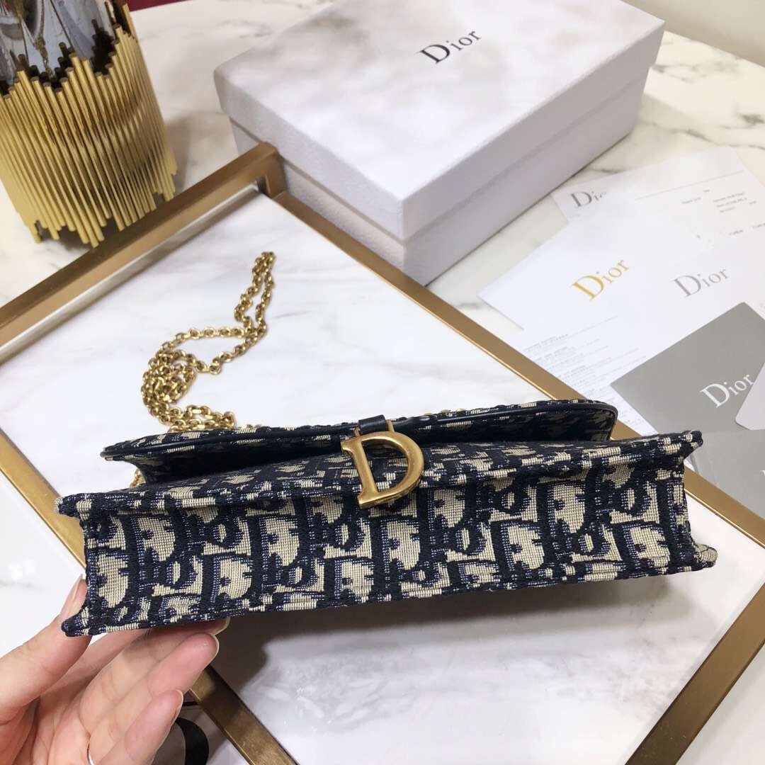 D*or blue oblique saddle chain clutch
