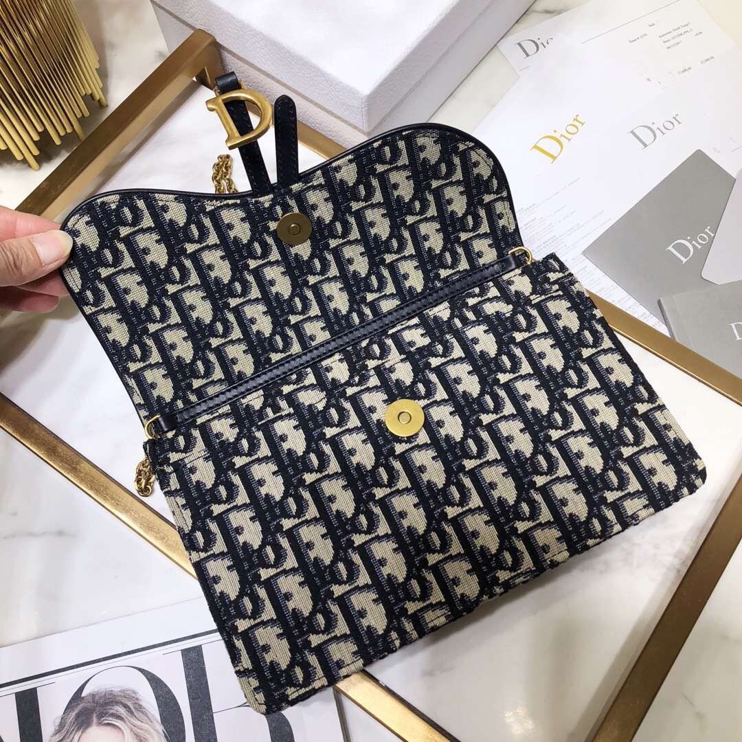 D*or blue oblique saddle chain clutch