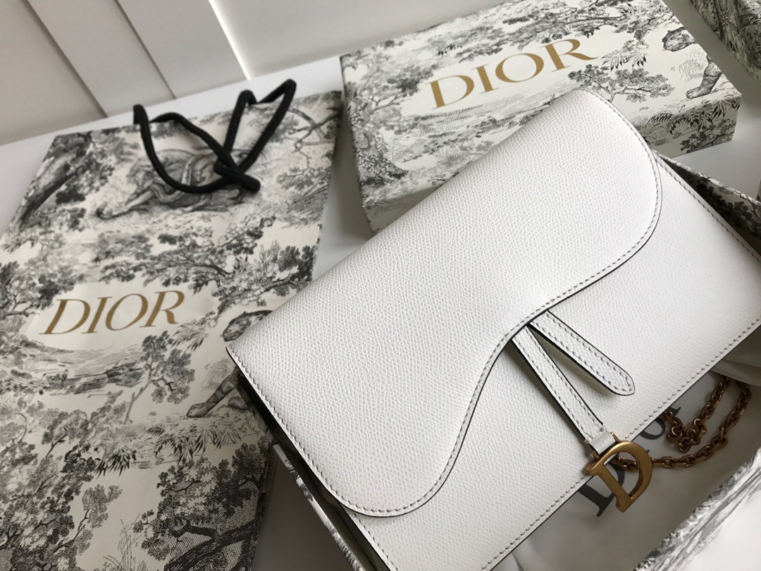 D*or saddle pouch in white grained calskin