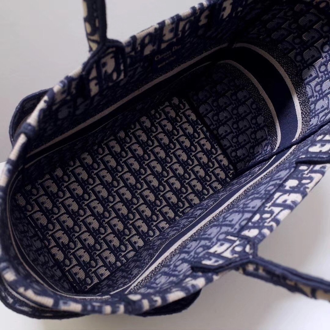 D*or catherine tote bag in blue D*or oblique canvas