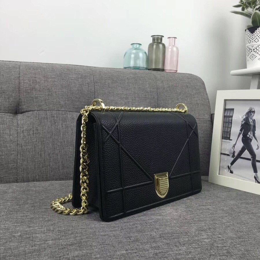 D*or D*orama flap bag in noir grained calfskin