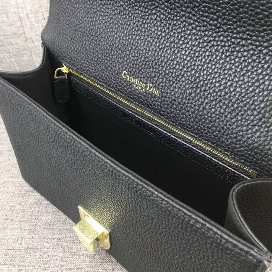 D*or D*orama flap bag in noir grained calfskin