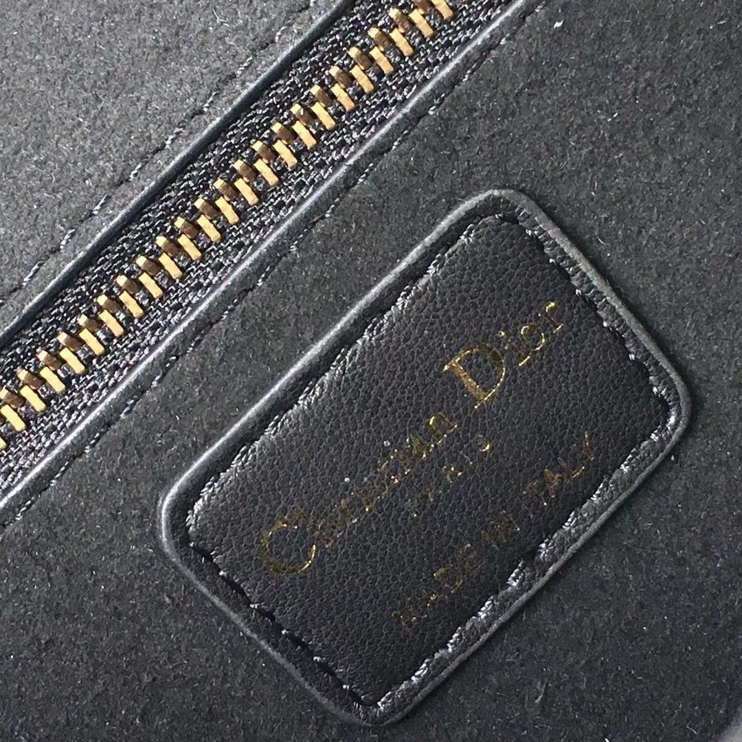 D*or small D*oraddict flap bag in black lambskin