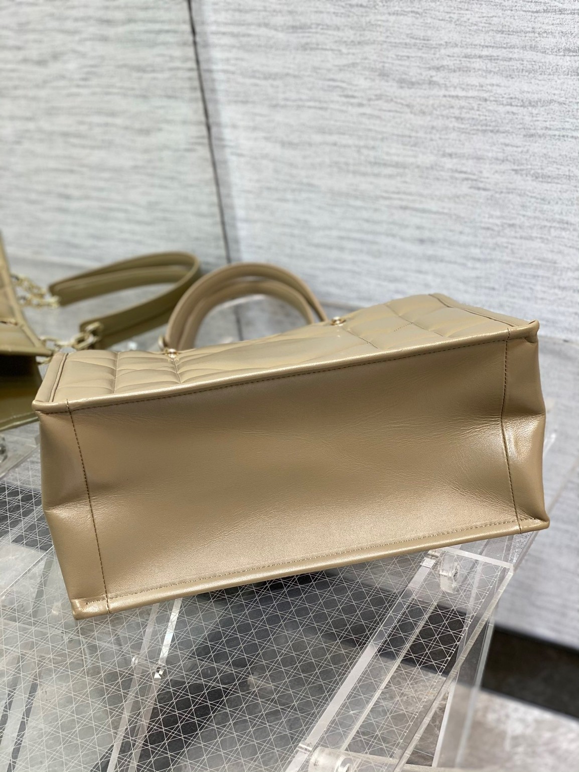 D*or medium essential tote bag in hazelnut archicannage calfskin