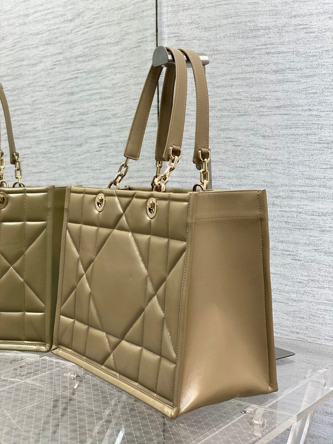 D*or medium essential tote bag in hazelnut archicannage calfskin