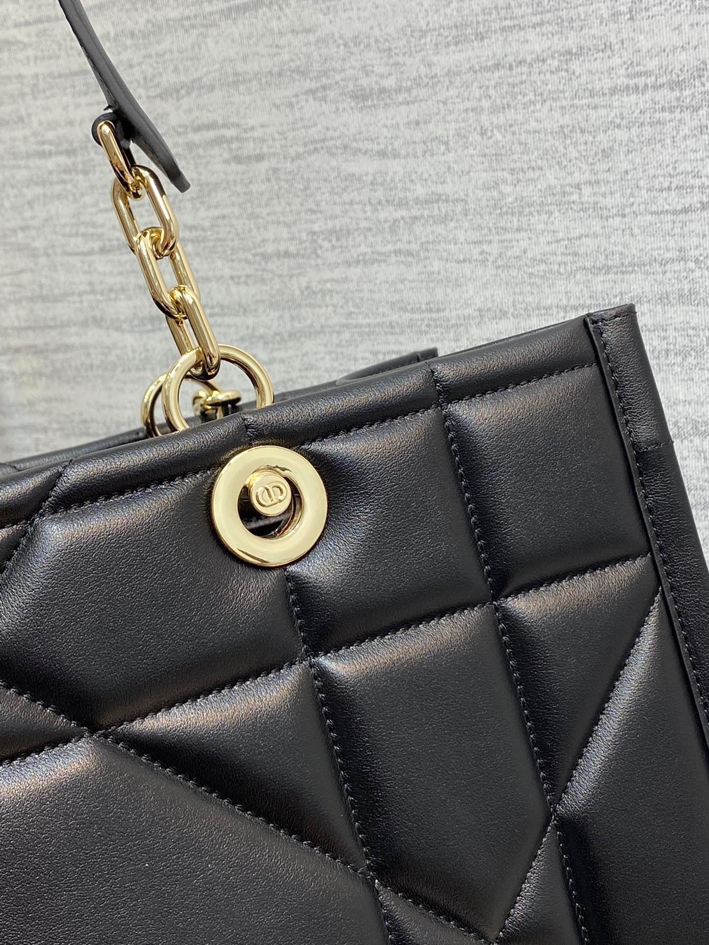D*or medium essential tote bag in black archicannage calfskin