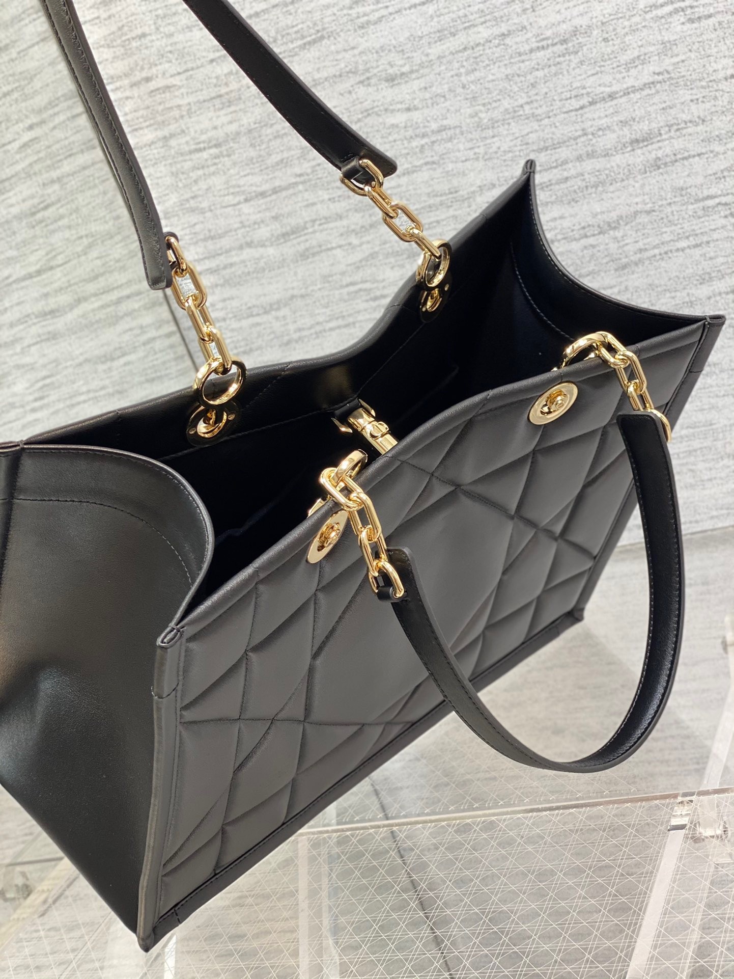 D*or medium essential tote bag in black archicannage calfskin