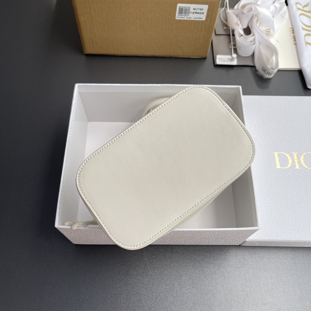 D*or small jolie bucket bag in white macrocannage lambskin