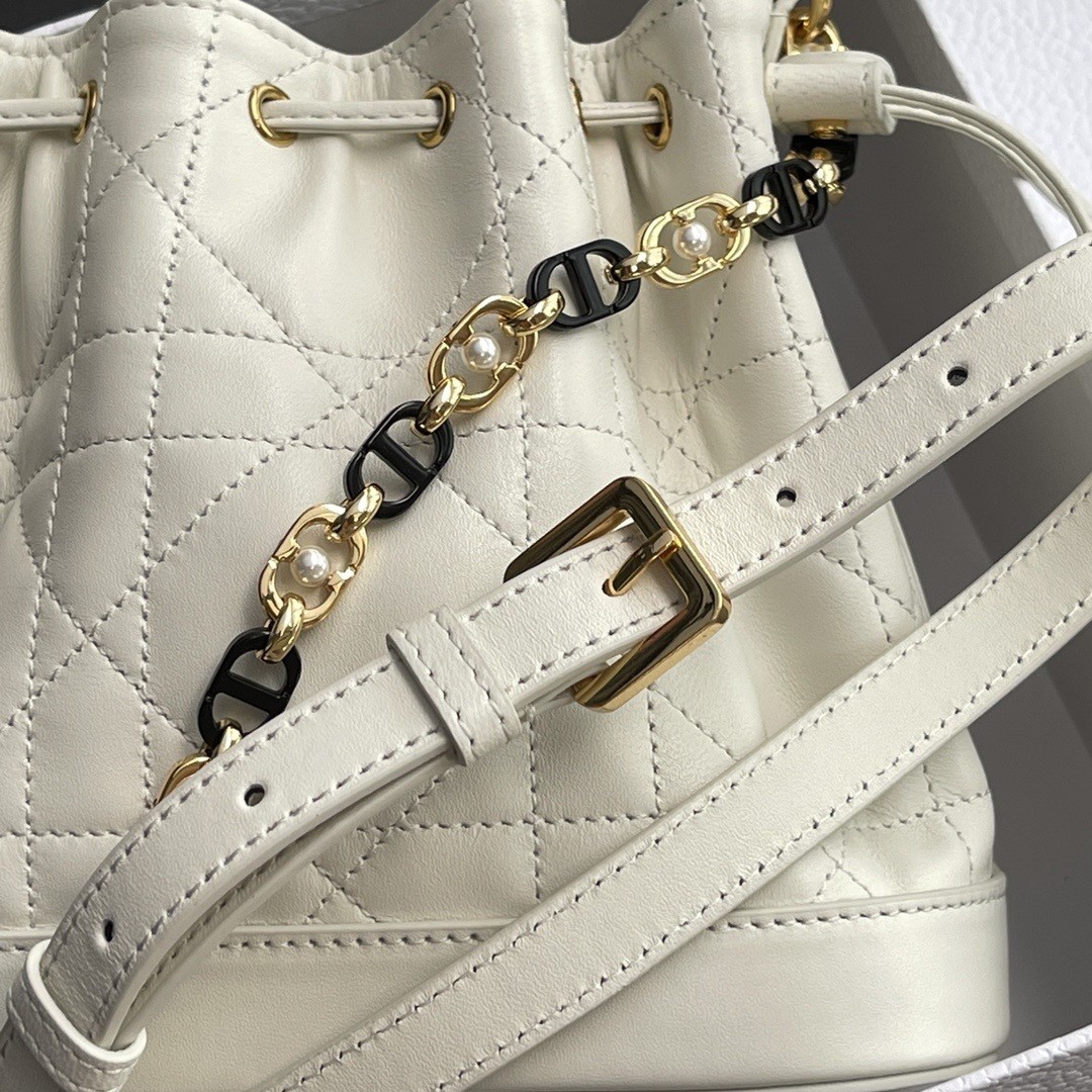 D*or small jolie bucket bag in white macrocannage lambskin