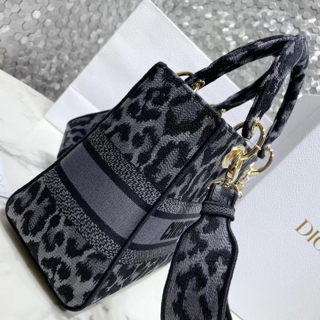 D*or medium lady d-lite bag in grey mizza embroidery