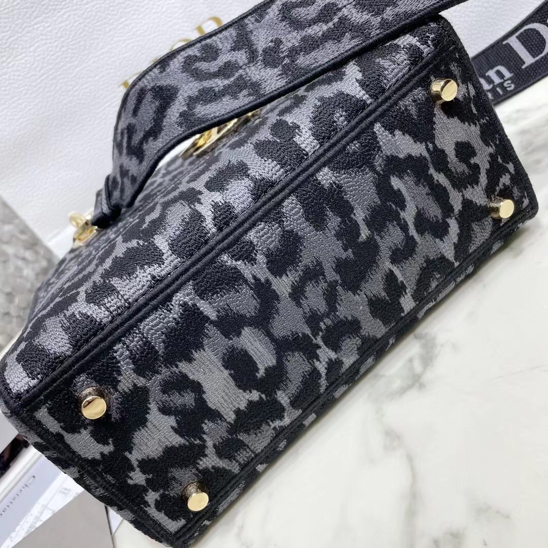 D*or medium lady d-lite bag in grey mizza embroidery