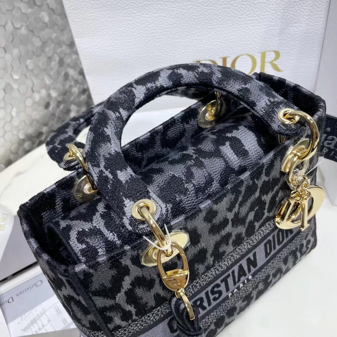 D*or medium lady d-lite bag in grey mizza embroidery