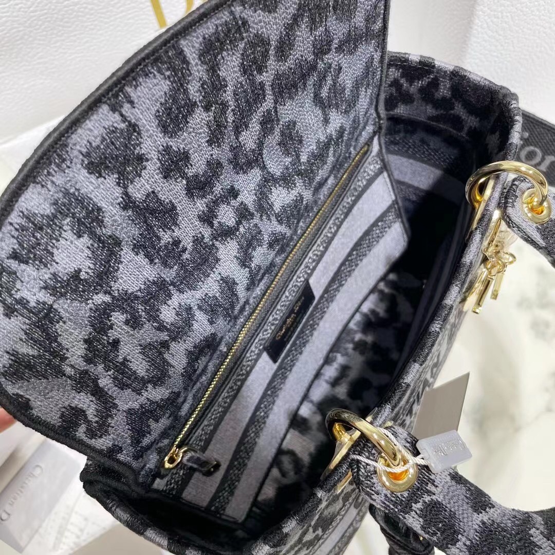 D*or medium lady d-lite bag in grey mizza embroidery