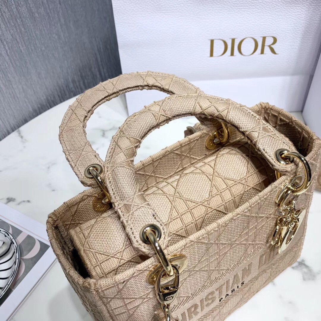 D*or medium lady d-lite bag in beige embroidered canvas